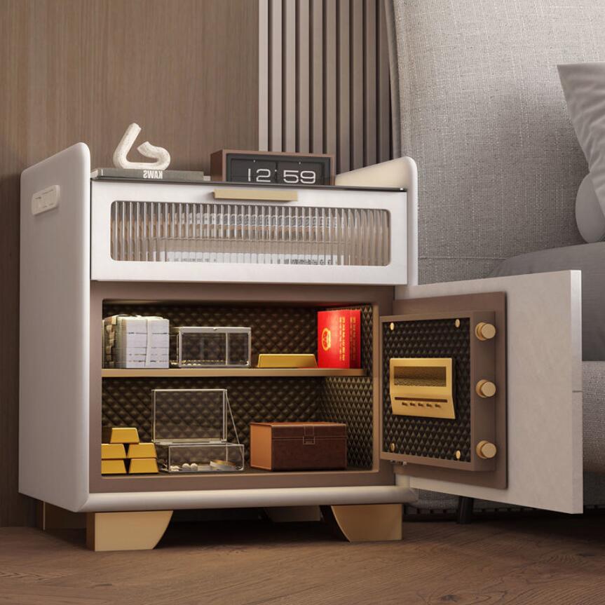 طاولة بجانب السرير ذات لوحة صخ - مراجعة Smart Home Hotel وسعره